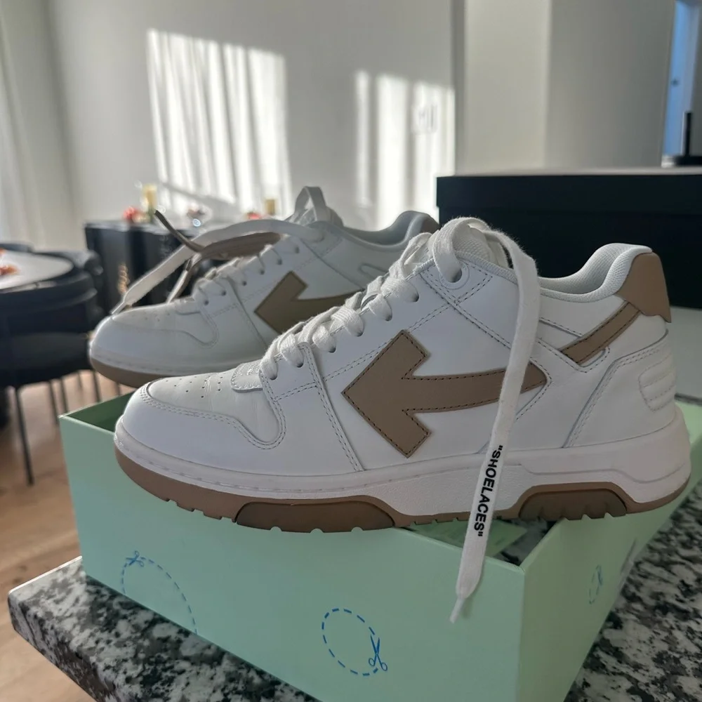 Off-White Mint Green Box - Picture 1 of 7